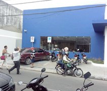 Leitor denuncia ilegalidades no uso de estacionamento para idosos e deficientes em Arapiraca