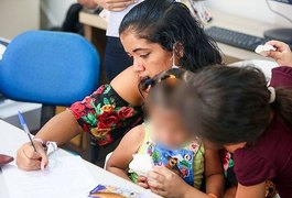 Justiça de AL devolve guarda à mãe que havia deixado filha aos cuidados de vizinha