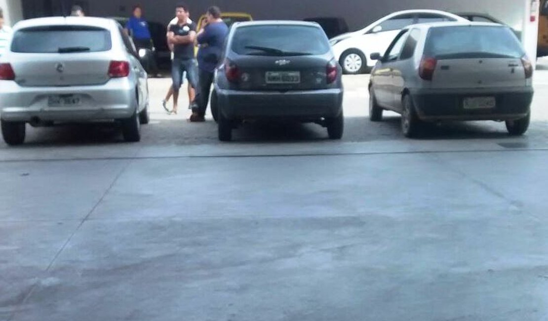Colisão envolvendo 3 carros é registrada no Centro de Arapiraca