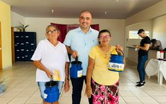 Prefeito Leandro Silva visita a Casa da Sopa e acompanha preparo das refeições