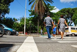 Idosa é atropelada ao tentar atravessar na faixa de pedestres