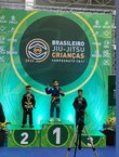 Arapiraquense de 8 anos conquista título de campeão brasileiro de jiu-jítsu em São Paulo