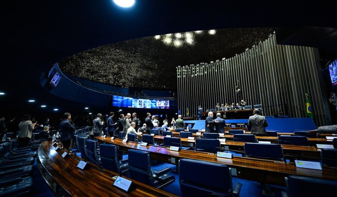 Senado aprova projeto de lei para combater a adultização de crianças no mundo digital