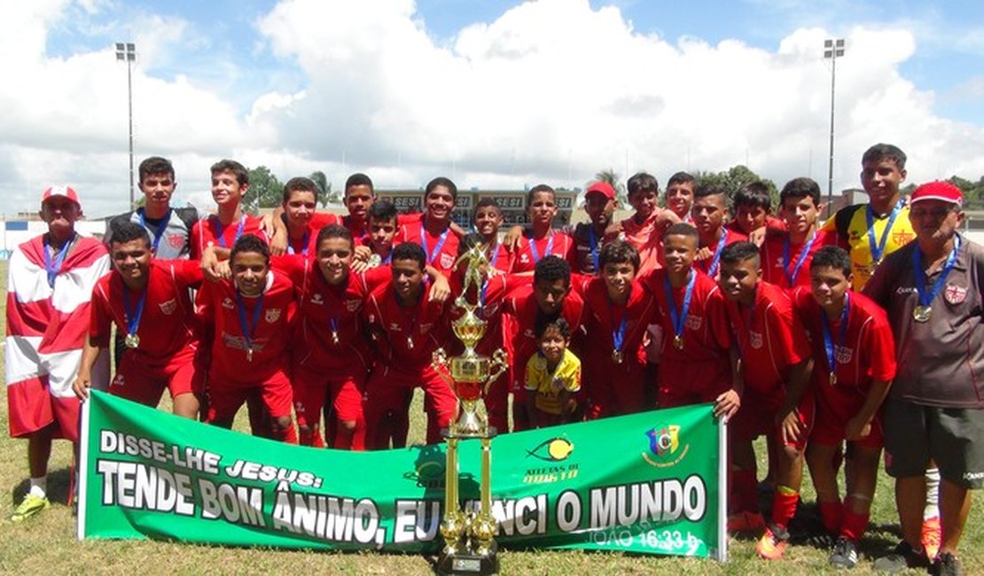 CRB levanta três troféus na temporada e domina competições de base