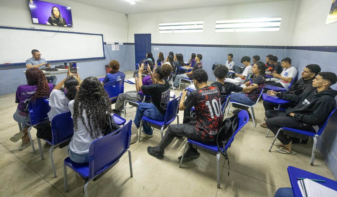Governo e Senai firmam convênio para oferta de 2 mil vagas em cursos técnicos a alunos da rede estadual