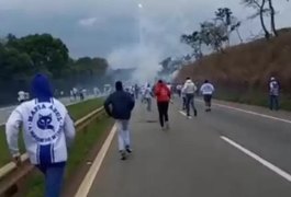 Organizadas de Palmeiras e Cruzeiro se enfrentam em rodovia de Minas Gerais