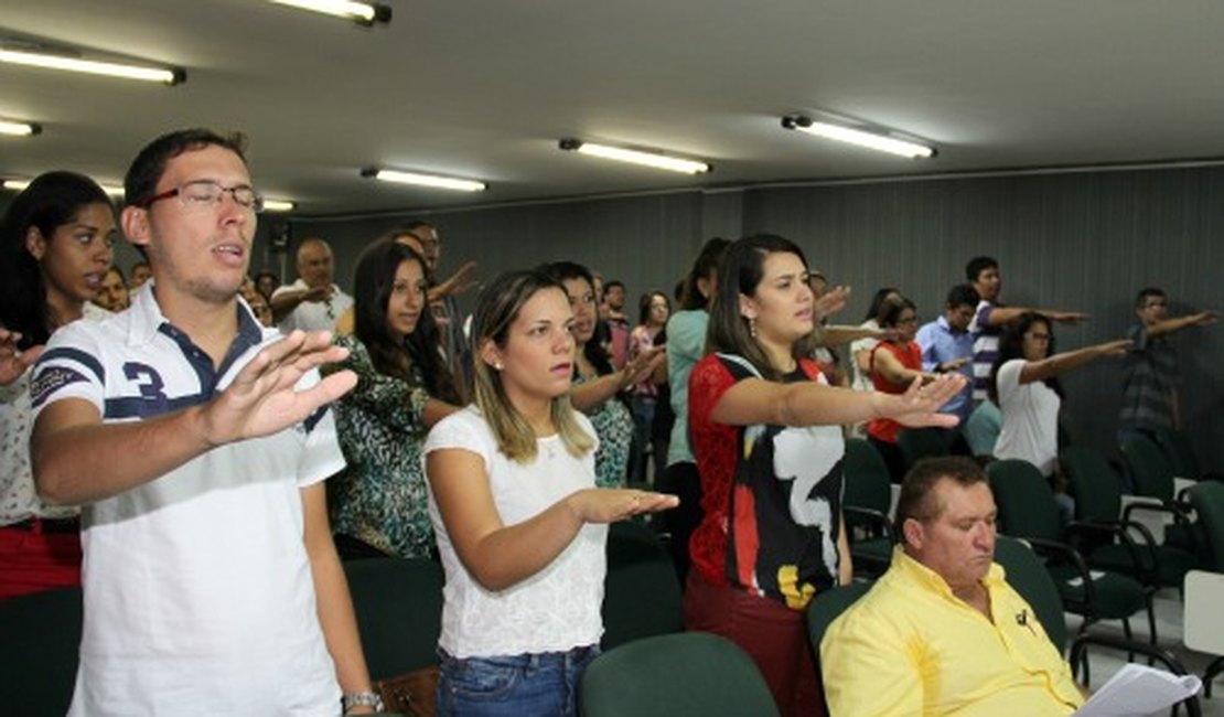 Novos servidores da Educação são empossados em Arapiraca