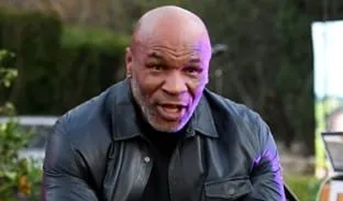 Mike Tyson é visto agredindo homem dentro de avião