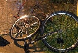 Ciclista fica ferido ao ser atropelado na Avenida Menino Marcelo, em Maceió