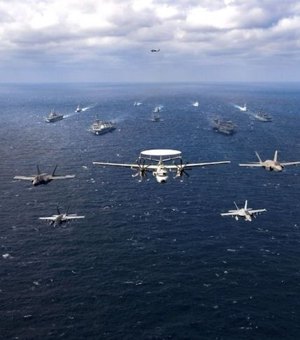 Após demonstração de poder naval dos EUA, dezenas de aviões chineses voam perto de Taiwan