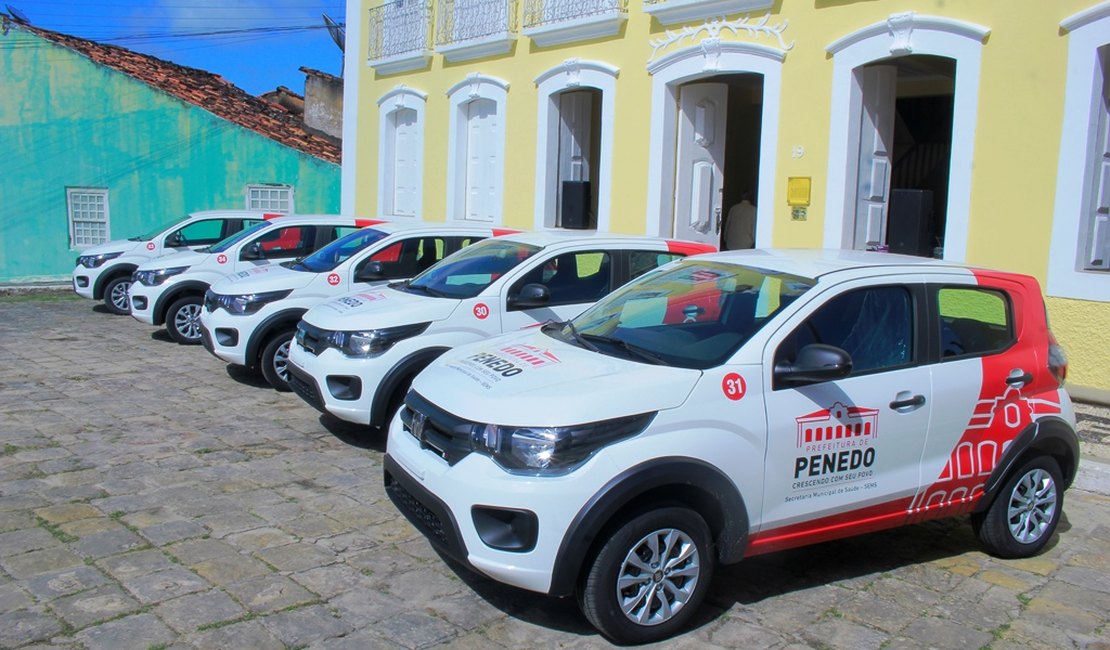 Secretaria de Saúde de Penedo recebe novos veículos