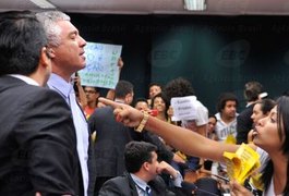 Spray de pimenta e reforma política agitaram a semana na Câmara dos Deputados