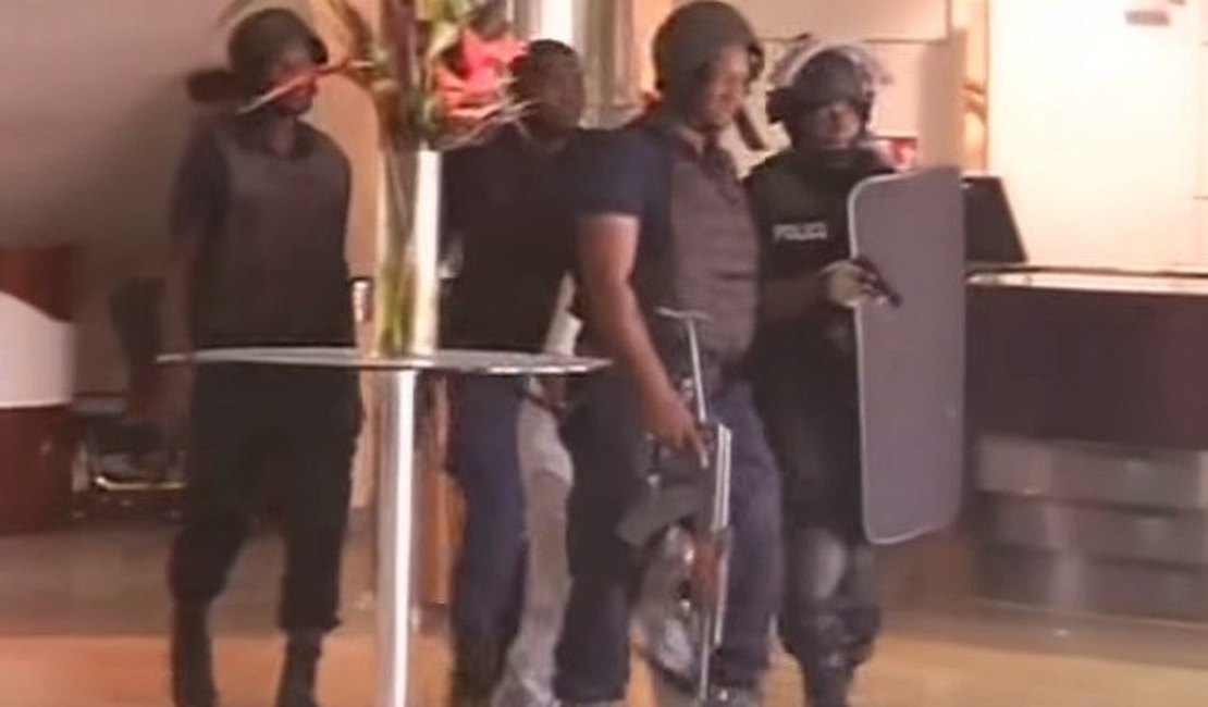 Ataque terrorista a hotel termina com mortos no Mali; quase 200 ficaram reféns