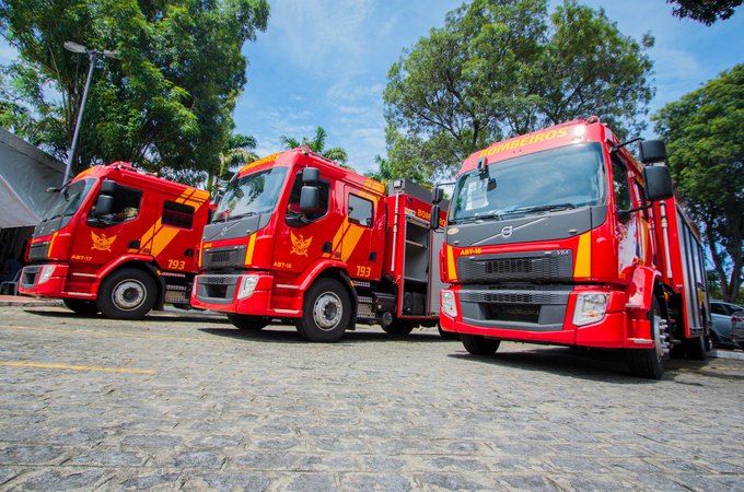 Bombeiros realizam buscas por pessoa desaparecida em matagal em Coqueiro Seco