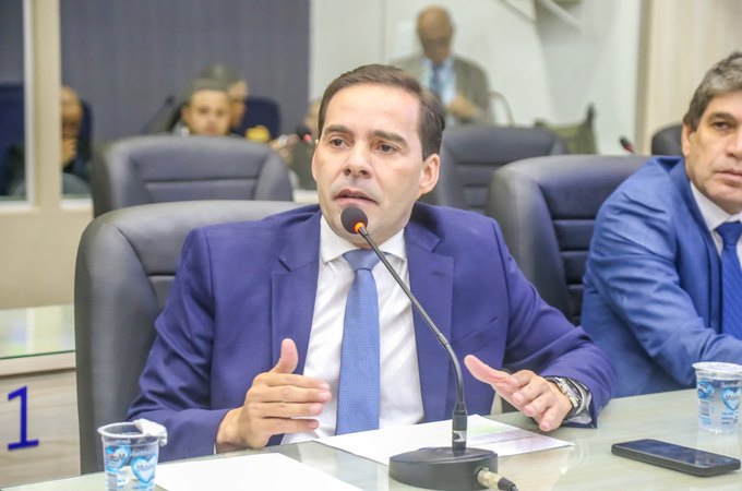 Kelmann Vieira promete “bomba atômica” na política alagoana ao anunciar nova pré-candidata a deputada federal