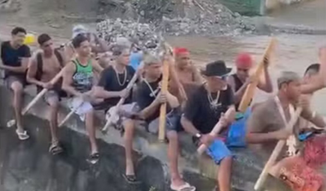 VÍDEO: Remada viking da Noruega é recriada no Recife com canal de esgoto, integrantes da 'cultura rato' e tonel de obra