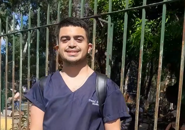 Pai se emociona ao deixar filho no primeiro dia de estágio em hospital de Fortaleza