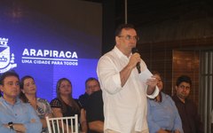 Luciano Barbosa entrega nova praça e Arapiraquinha no Jardim Esperança