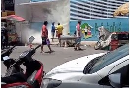 Caixa de energia tem curto-circuito em prédio do CadÚnico e assusta populares, em Arapiraca