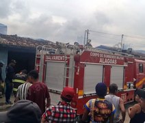 Residência pega fogo e morador é socorrido em São Miguel dos Campos