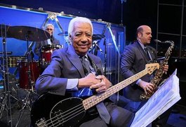 Bira, da banda do Jô Soares é internado ao sofrer AVC em São Paulo