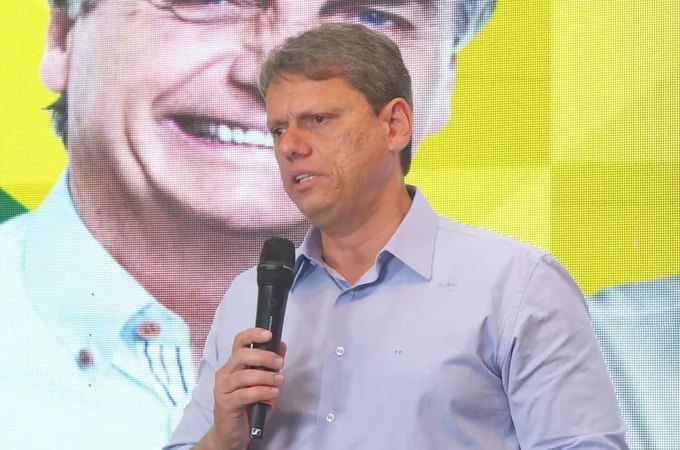 Tarcísio reforça candidatura à reeleição em São Paulo e visita Bolsonaro na quinta (29)