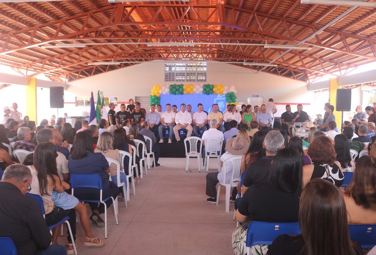 Luciano Barbosa inaugura escola moderna no Povoado Capim, na zona rural de Arapiraca; Assista