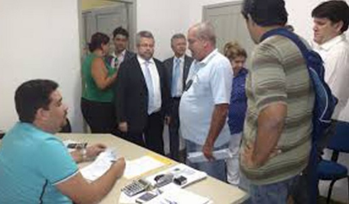 Justiça mantém prefeito de Japaratinga afastado por mais 140 dias