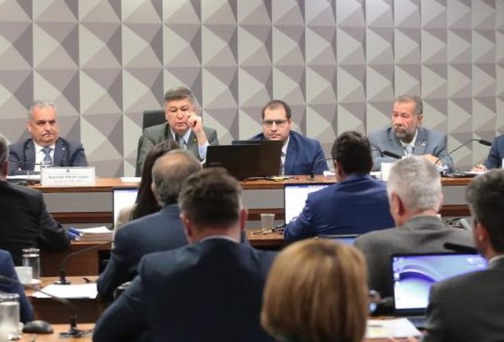 Alfredo Gaspar pede quebra de sigilos de Carlos Lupi para aprofundar investigação sobre descontos ilegais