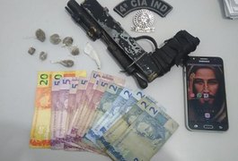 Militares detêm cinco suspeitos com drogas, arma de fogo e dinheiro em Capela