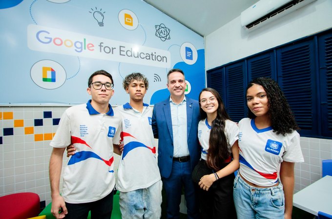 Governo de Alagoas entrega em Batalha a primeira Sala Google da rede pública estadual