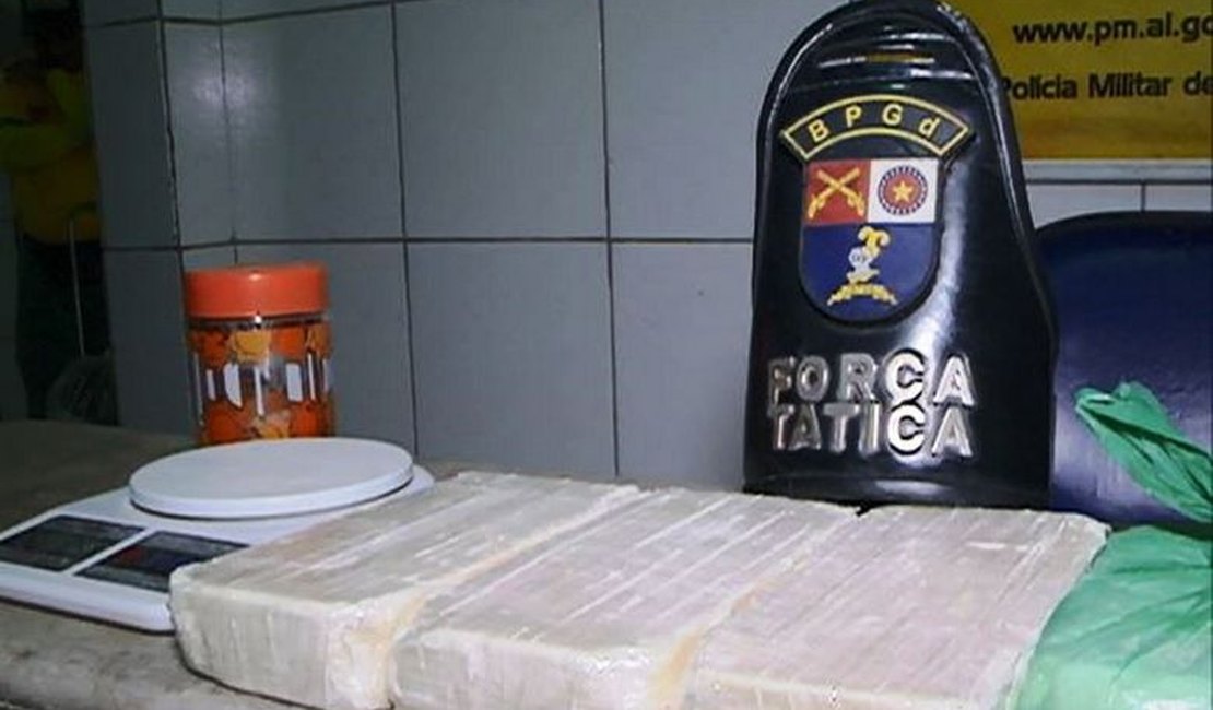 Tabletes de cocaína no valor de R$ 250 mil são apreendidos em Maceió