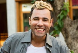 Humorista Rodrigo Santana recebe alta hospitalar após ser internado com covid