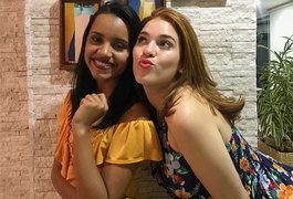 Ex-BBBs Gleice e Ana Clara se reencontram no Rio de Janeiro