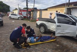 Dois homens ficam feridos após colisão envolvendo dois carros no bairro Baixa Grande, em Arapiraca