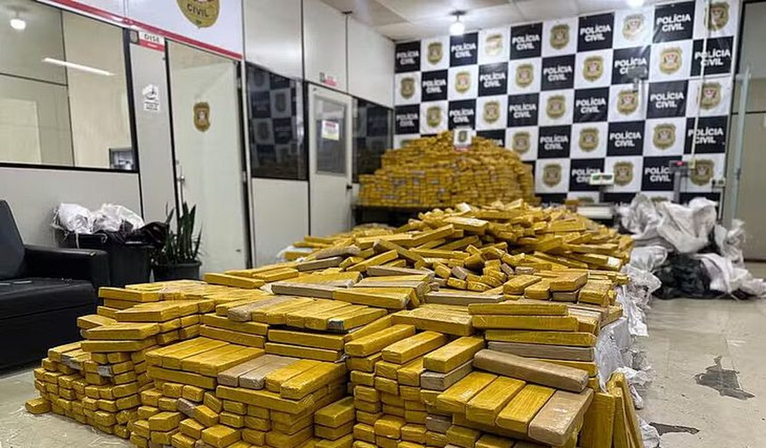 Em maior apreensão de drogas do ano, polícia detém mais de 4 toneladas de maconha