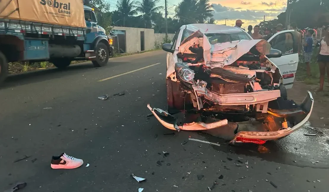 Adolescente fica ferido em batida envolvendo carro e motocicleta em Igaci