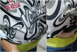 Polícia prende mulher com mais de 10 celulares furtados e escondidos na roupa durante o Pré-Caju