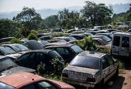 Veículos recolhidos no 3º BPM são transferidos para o pátio do Detran