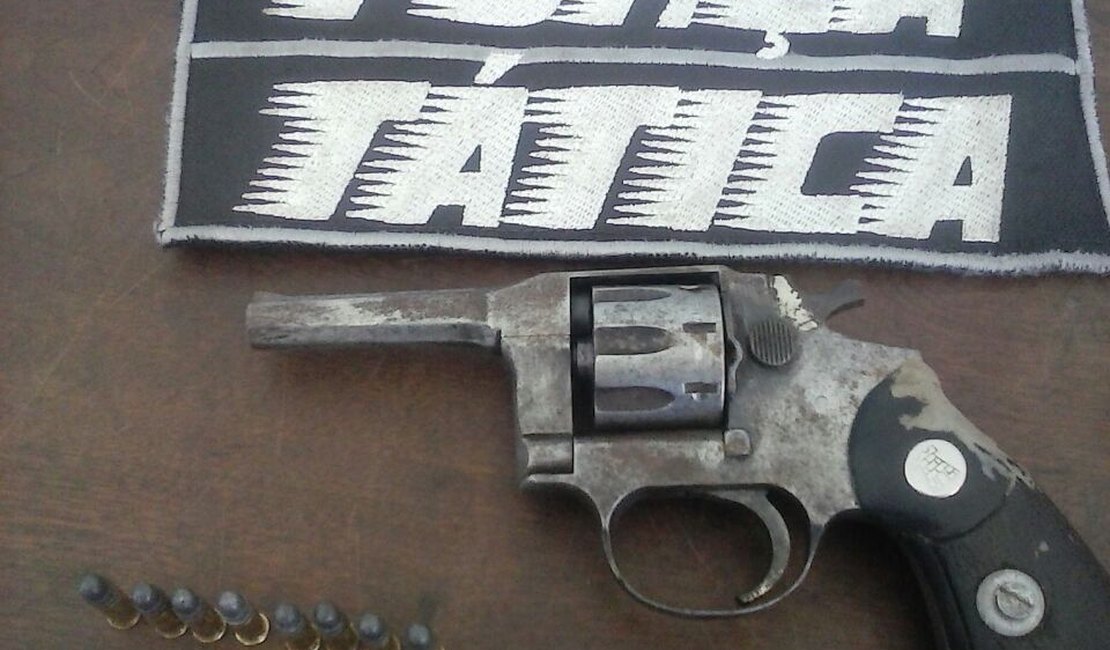 Trio é preso com revólver e munições em Arapiraca