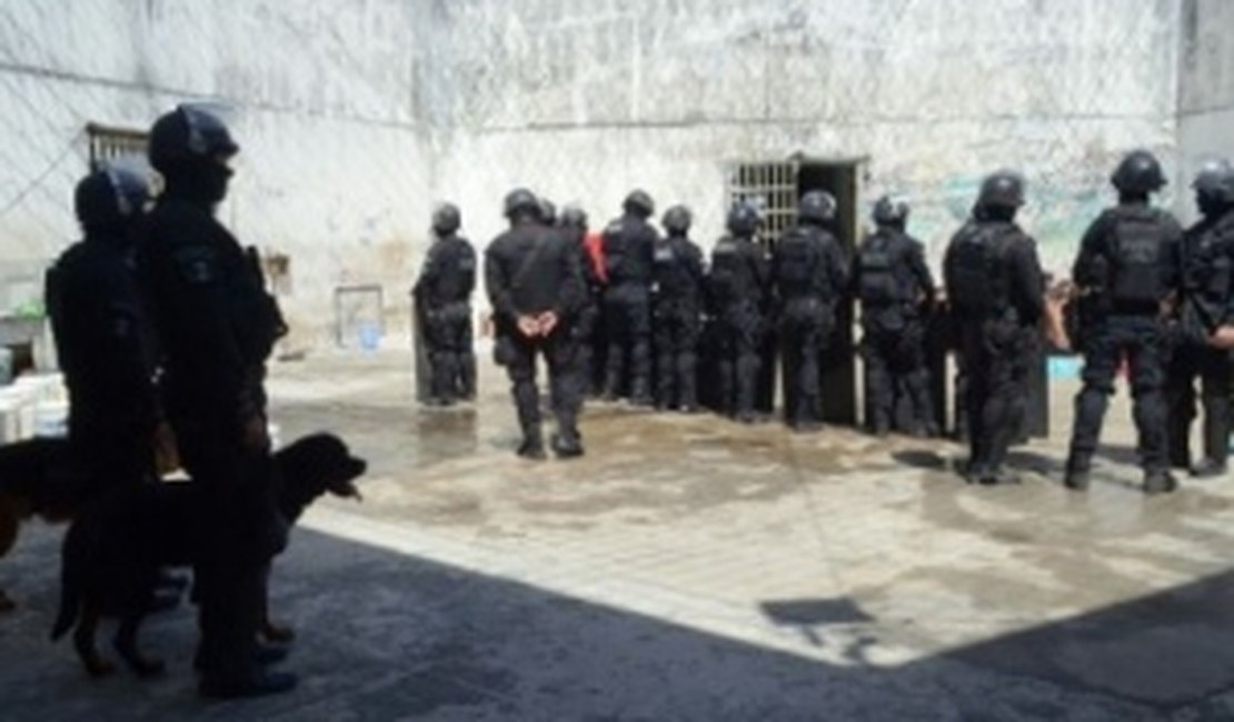 Agentes evitam fuga durante a madrugada no Baldomero Cavalcanti