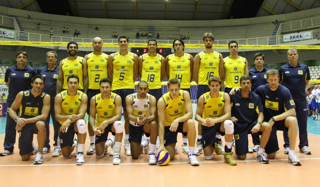 Seleções masculina e feminina de voleibol disputam amistosos em AL