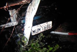Carro utilizado no assassinato de prestador de serviço do presídio é encontrado carbonizado