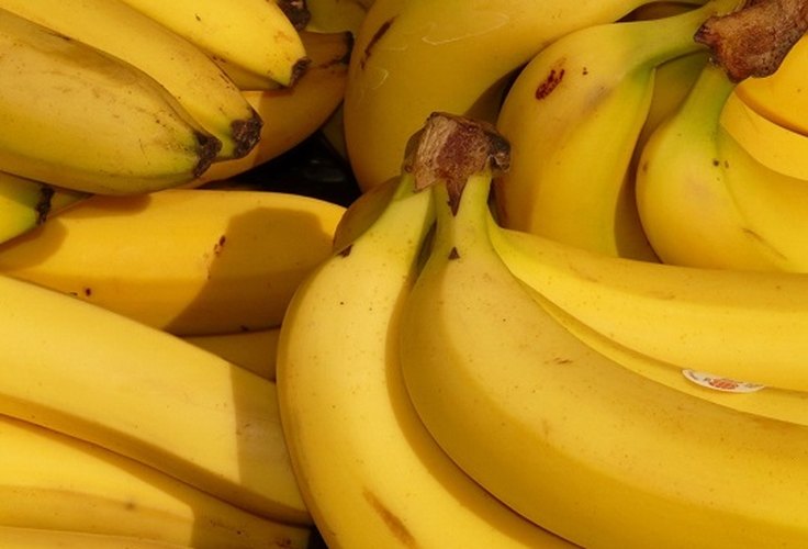Sobremesa: Bolo de Banana com Calda de Caramelo