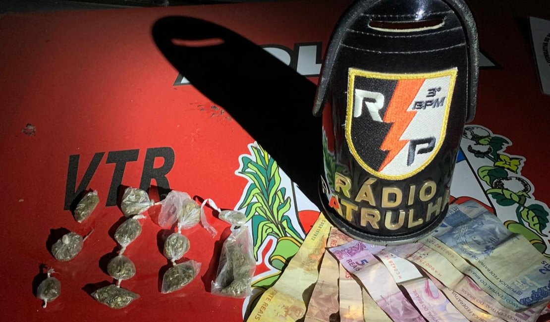 Adolescente com drogas corre ao ver policiais do 3° BPM, mas acaba sendo apreendido em Arapiraca