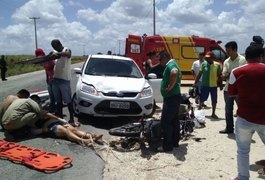 Acidente deixa casal gravemente ferido em Penedo