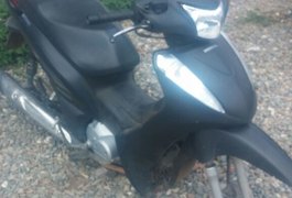 Motocicleta roubada é encontrada faltando peças, na zona rural de Arapiraca