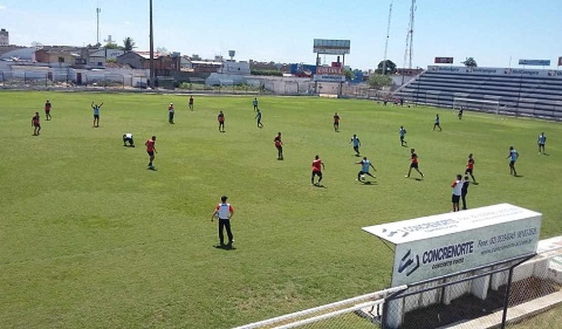 Dotti aprova desempenho dos atletas no primeiro coletivo do ASA: “No caminho certo”