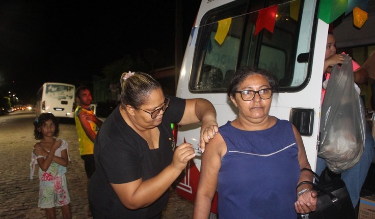 Ação Vacina no Braço, Pão na Mão imuniza cerca de 800 pessoas contra Influenza em Penedo