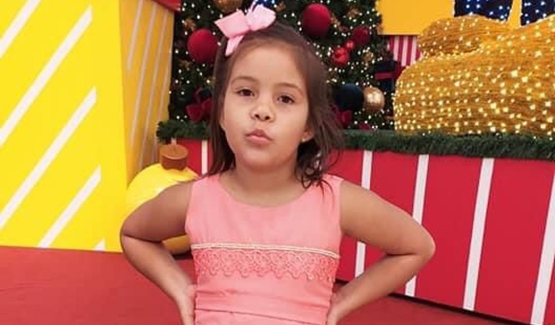 Menina de 8 anos é esmagada por placa de concreto de muro do metrô do Recife